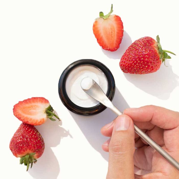 Strawberry (Rōpere) Toothpaste With Fluoride - Image 2