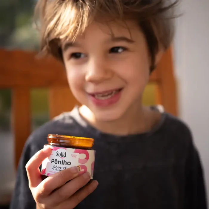 Strawberry (Rōpere) Toothpaste With Fluoride - Image 3